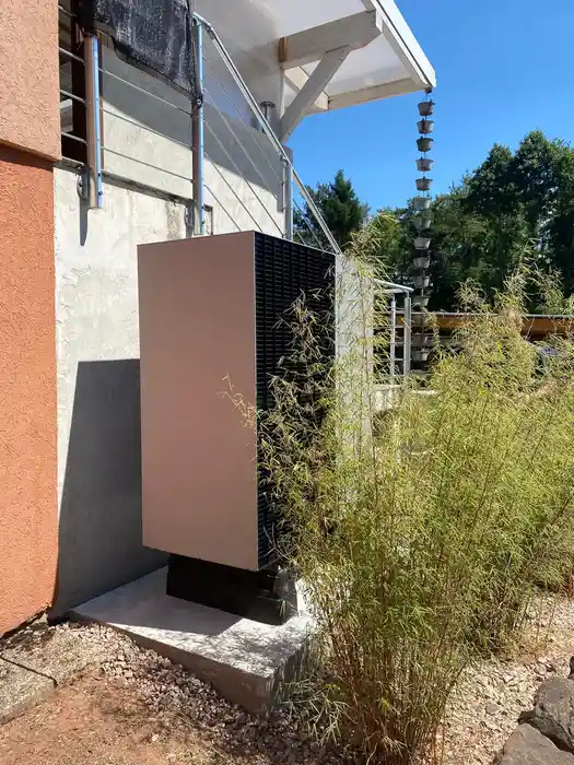 Pompe à chaleur air-eau R290 Viessmann installée à Liepvre — unité extérieure