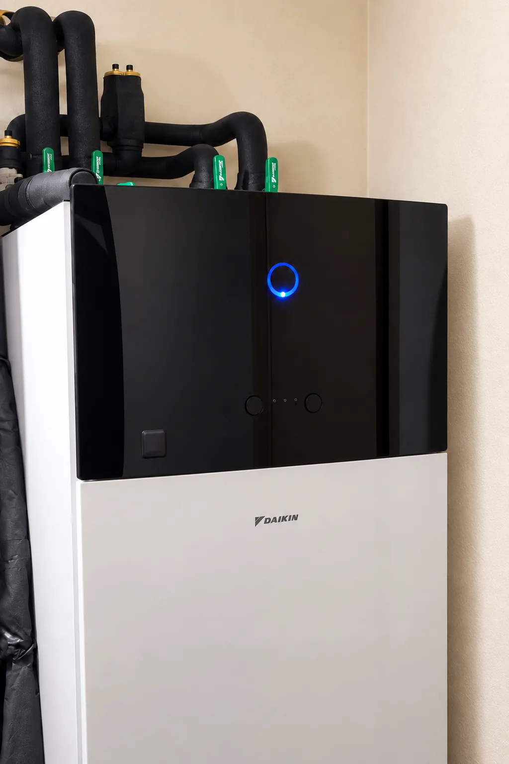 Daikin Altherma à Eschau, vue de l'unité intérieure avec eau chaude intégrée